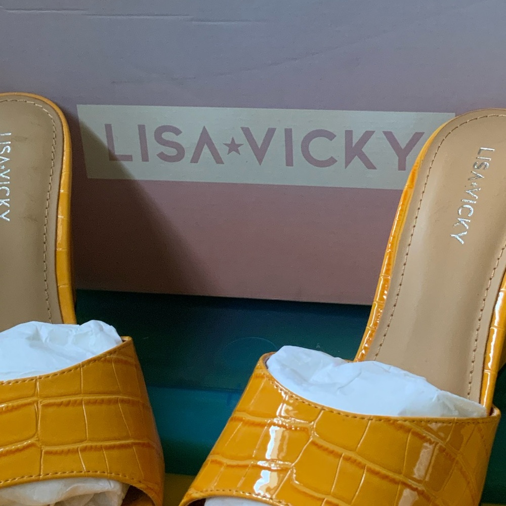 Lisa Vicky Mustard Yellow Croc-Embossed Wedged Sandals - Picture 2 of 7
